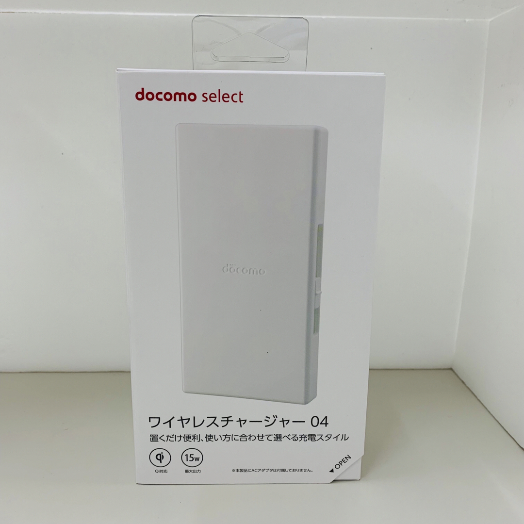 NTTdocomo(エヌティティドコモ)のNTTドコモワイヤレスチャージャー04 スマホ/家電/カメラのスマホ/家電/カメラ その他(その他)の商品写真