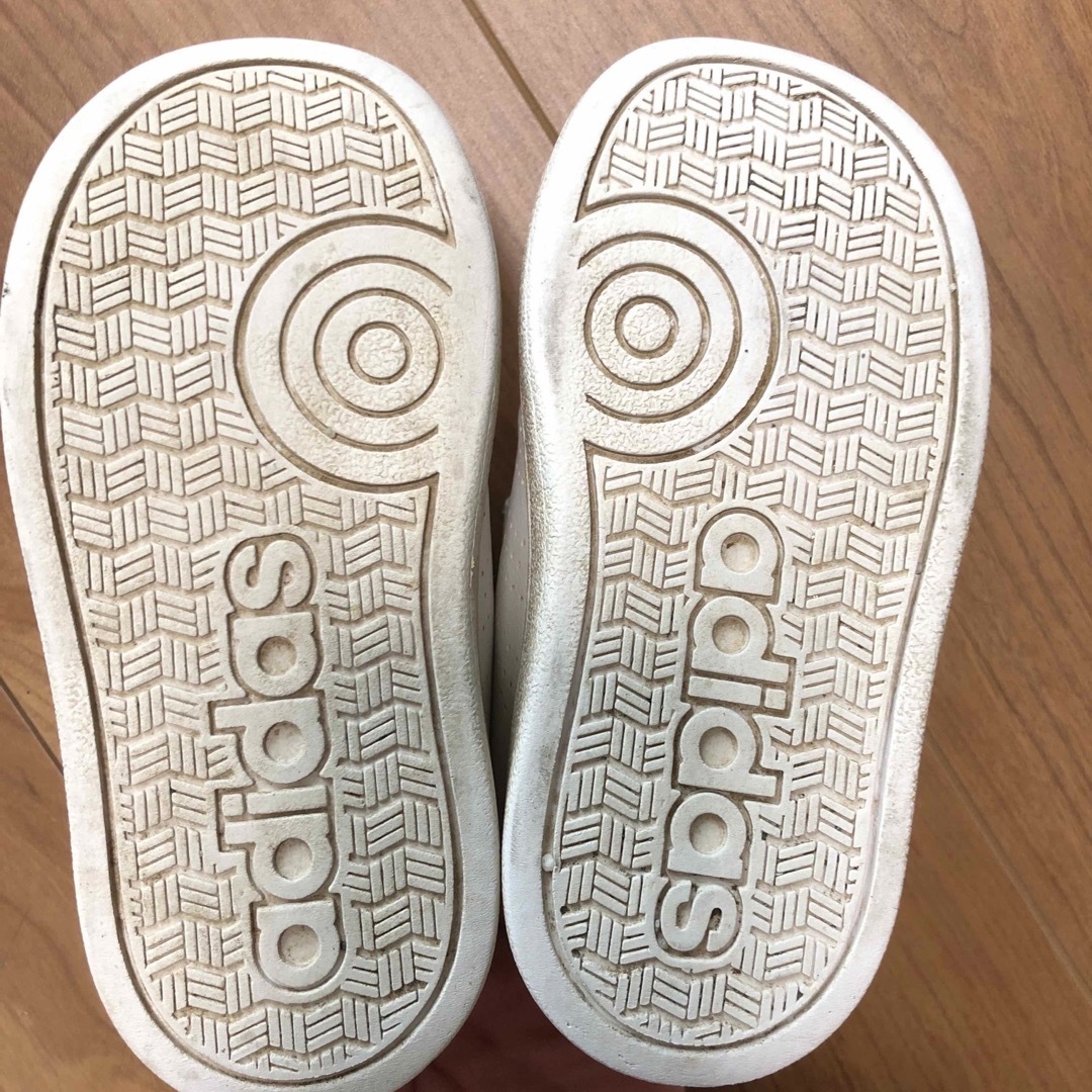 adidas(アディダス)の記名あり。アディダス　スニーカー キッズ/ベビー/マタニティのベビー靴/シューズ(~14cm)(スニーカー)の商品写真