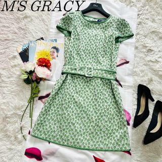 エムズグレイシー(M'S GRACY)の【良品】M'S GRACY 花柄ワンピース 膝丈 フレア グリーン ベルト 38(ひざ丈ワンピース)