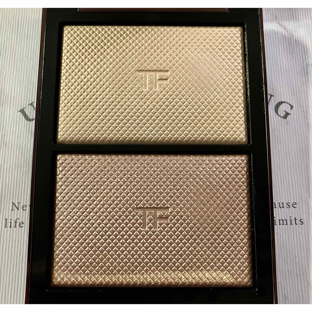 TOM FORD BEAUTY(トムフォードビューティ)のトムフォード　シェイド アンド イルミネイト ハイライティング デュオ  M1  コスメ/美容のベースメイク/化粧品(フェイスカラー)の商品写真