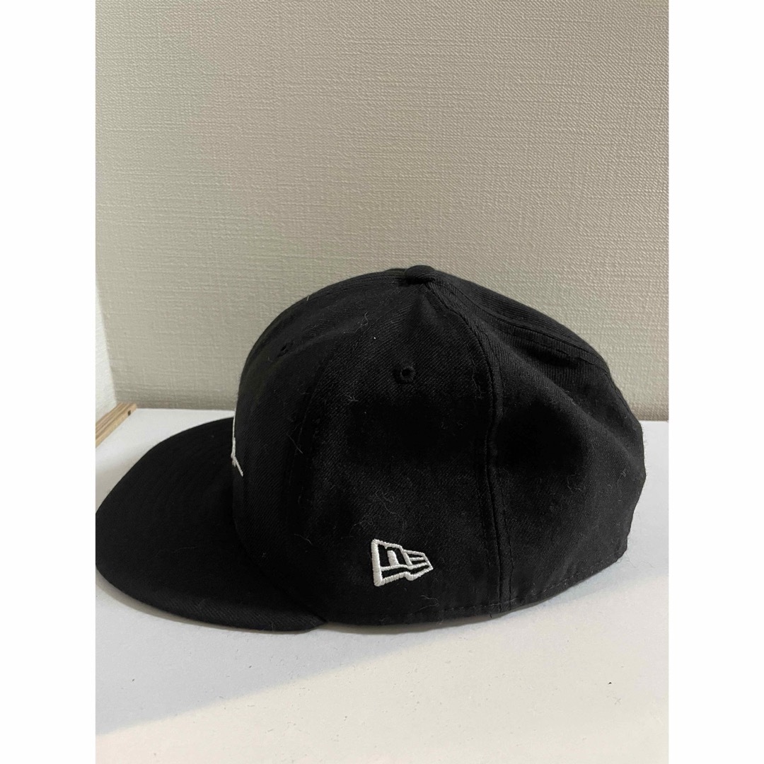 NEW ERA(ニューエラー)のNEW ERA  ニューエラ Mark Gonzales 59Fifty 黒 メンズの帽子(キャップ)の商品写真