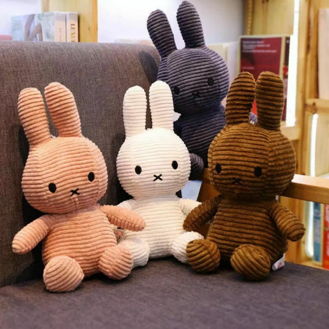 【新品】ミッフィー　コーデュロイ　ぬいぐるみ　miffy  30cm　ホワイト★ エンタメ/ホビーのおもちゃ/ぬいぐるみ(ぬいぐるみ)の商品写真