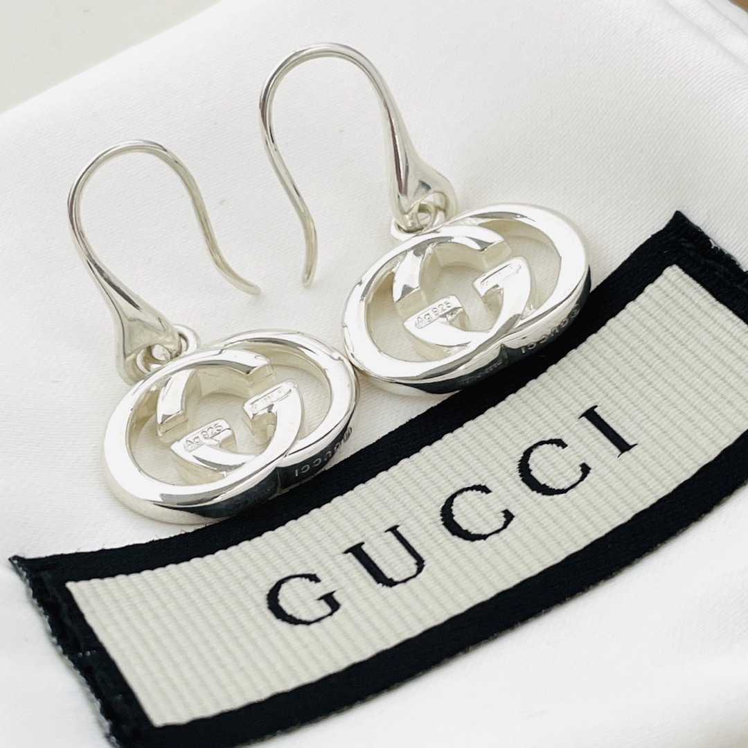 Gucci(グッチ)の極美品☆GUCCI グッチ インターロッキングG フックピアス シルバー 925 レディースのアクセサリー(ピアス)の商品写真