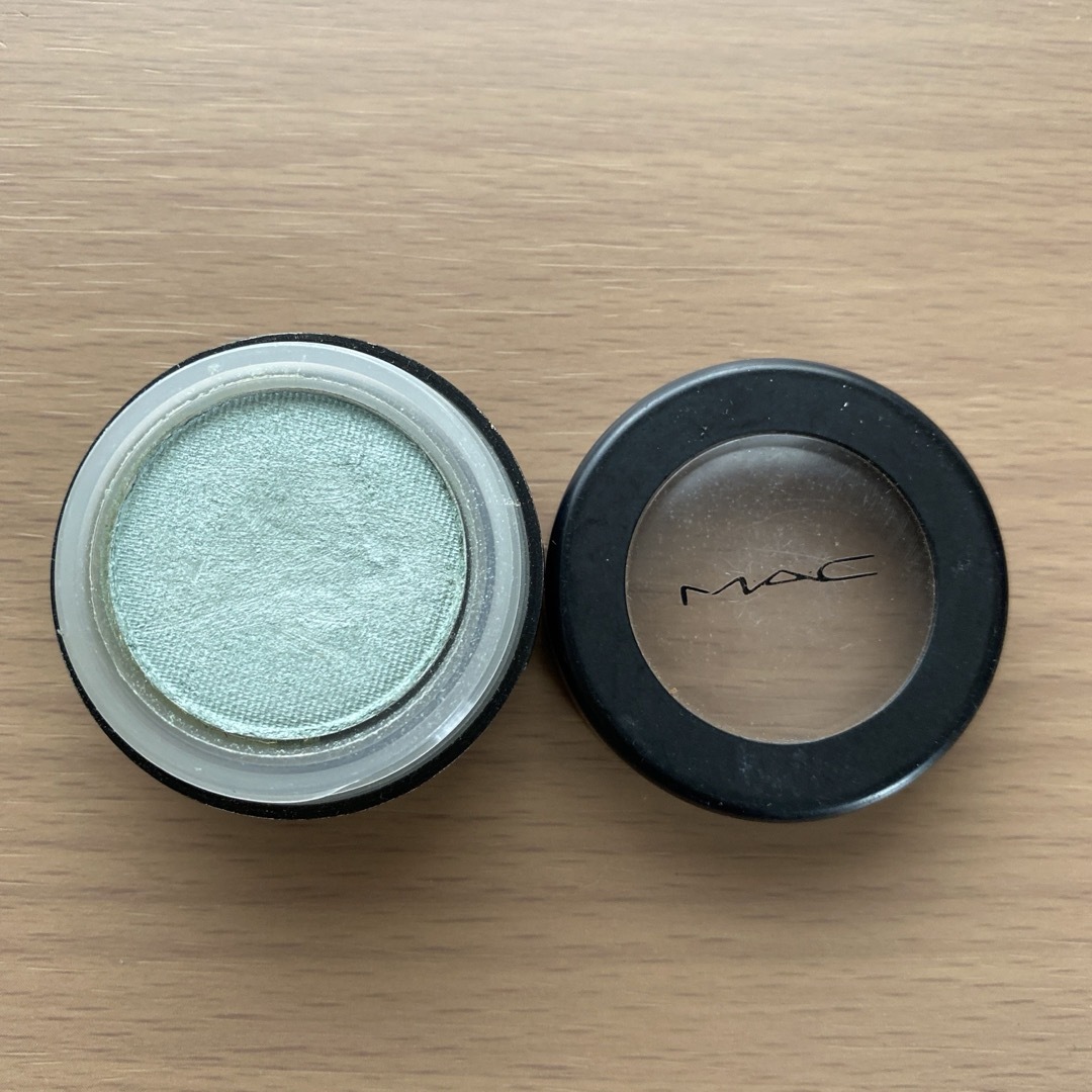 MAC(マック)のMAC アイシャドウ　ブリル　サテン コスメ/美容のベースメイク/化粧品(アイシャドウ)の商品写真