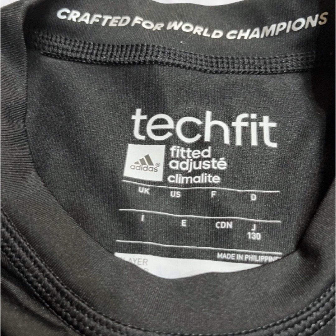 adidas(アディダス)のadidas techfit climalite 吸汗速乾Tシャツ キッズ/ベビー/マタニティのキッズ服男の子用(90cm~)(Tシャツ/カットソー)の商品写真