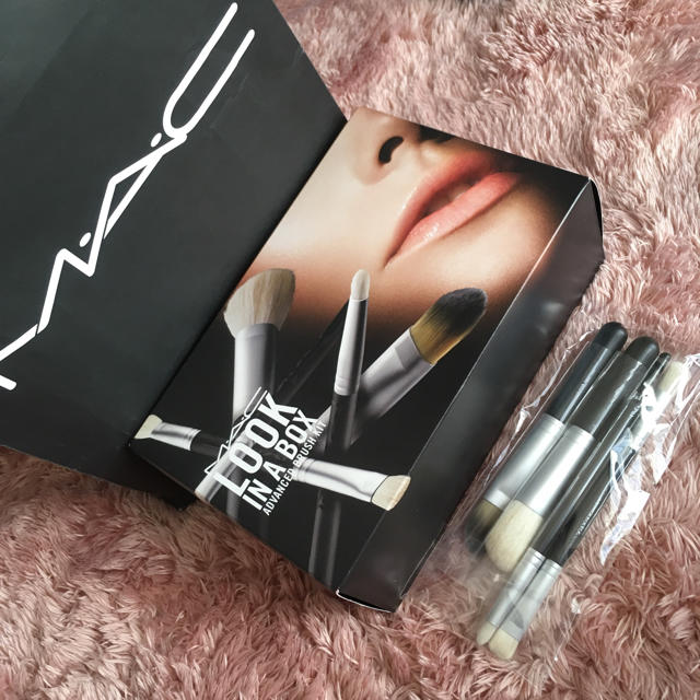 MAC(マック)のMac LOOK IN A BOX コスメ/美容のキット/セット(コフレ/メイクアップセット)の商品写真