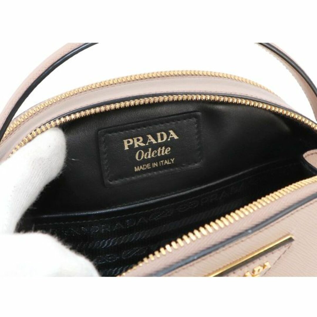 PRADA(プラダ)の未使用 展示品 プラダ PRADA オデット 2way ハンド ショルダー バッグ サフィアーノ レザー チプリア ピンクベージュ 1BH123 VLP 90230600 レディースのバッグ(ハンドバッグ)の商品写真