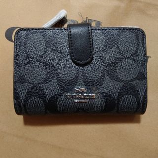 コーチ(COACH)のCOACH　二つ折り財布　新品　未使用(財布)