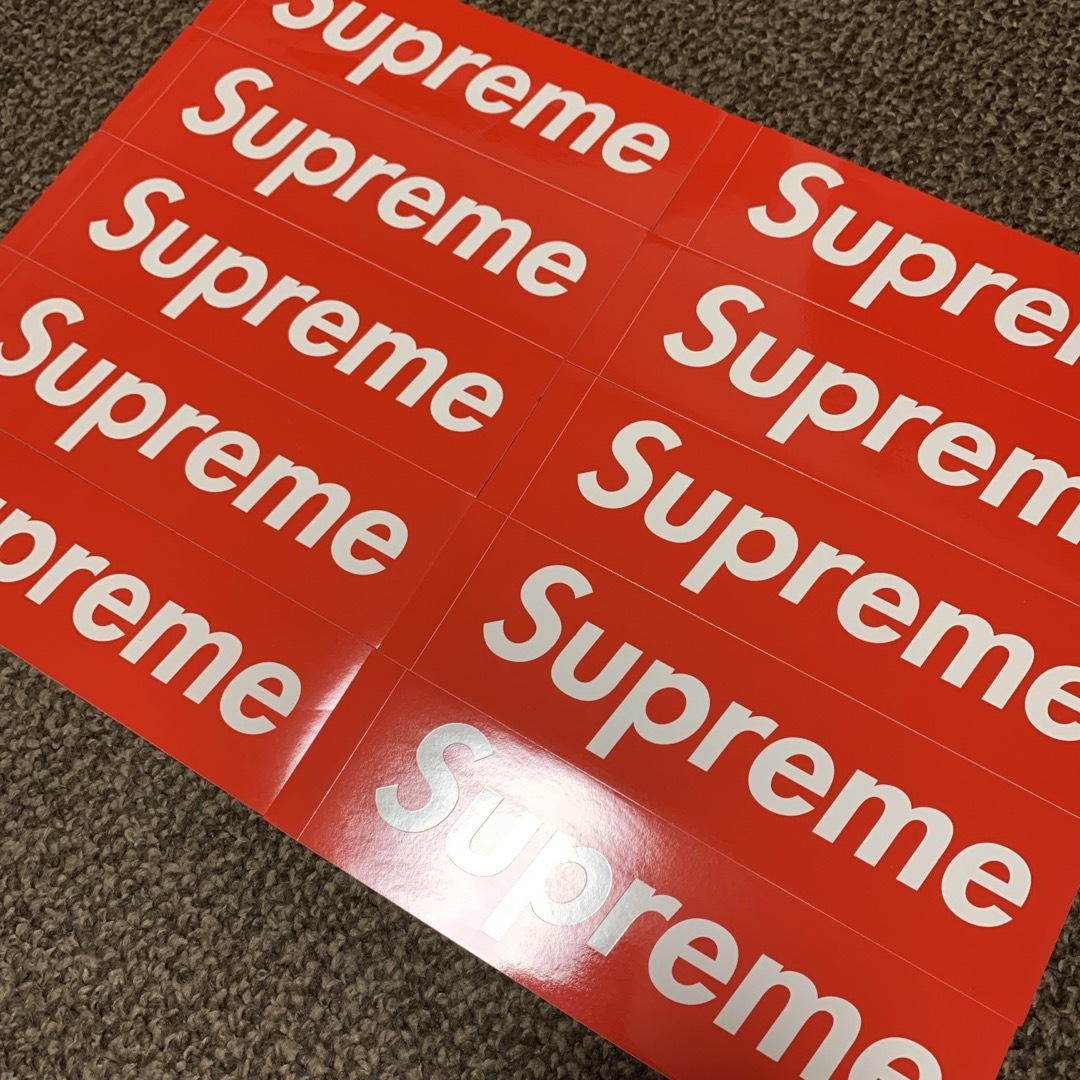 【最安値】Supreme ステッカー 正規品 10枚 自動車/バイクのバイク(ステッカー)の商品写真