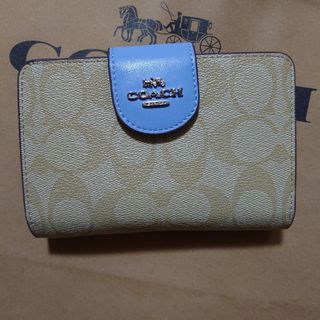 コーチ(COACH)のCOACH　二つ折り財布　新品　未使用(財布)