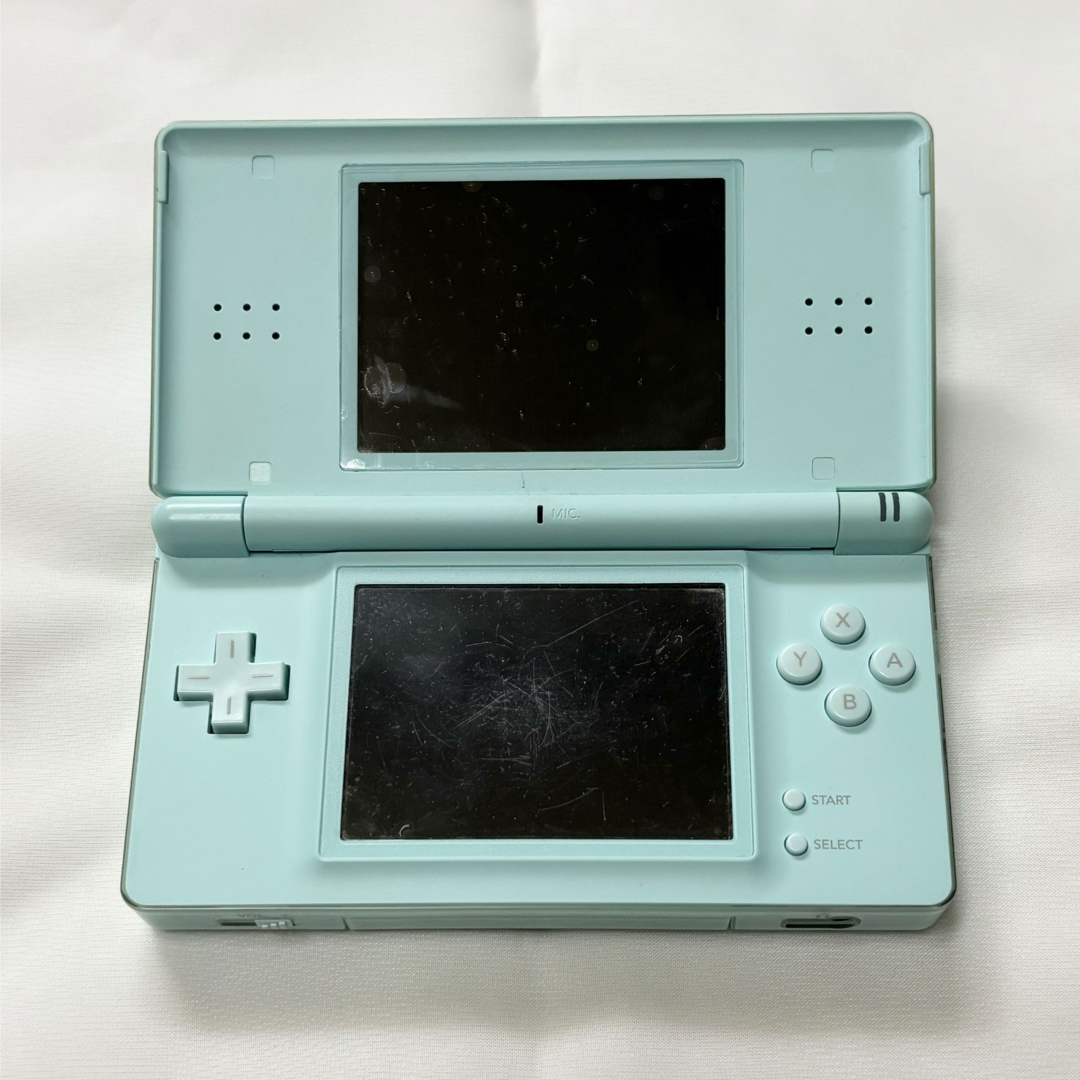 【ジャンク品】NintendoDSLITE＋ ソフト4種 エンタメ/ホビーのゲームソフト/ゲーム機本体(携帯用ゲーム機本体)の商品写真