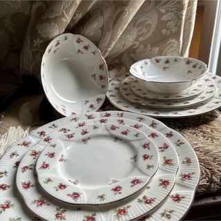 英国製 希少 ROYAL ALBERT【ROSALIE】ディナーフルセット ペア