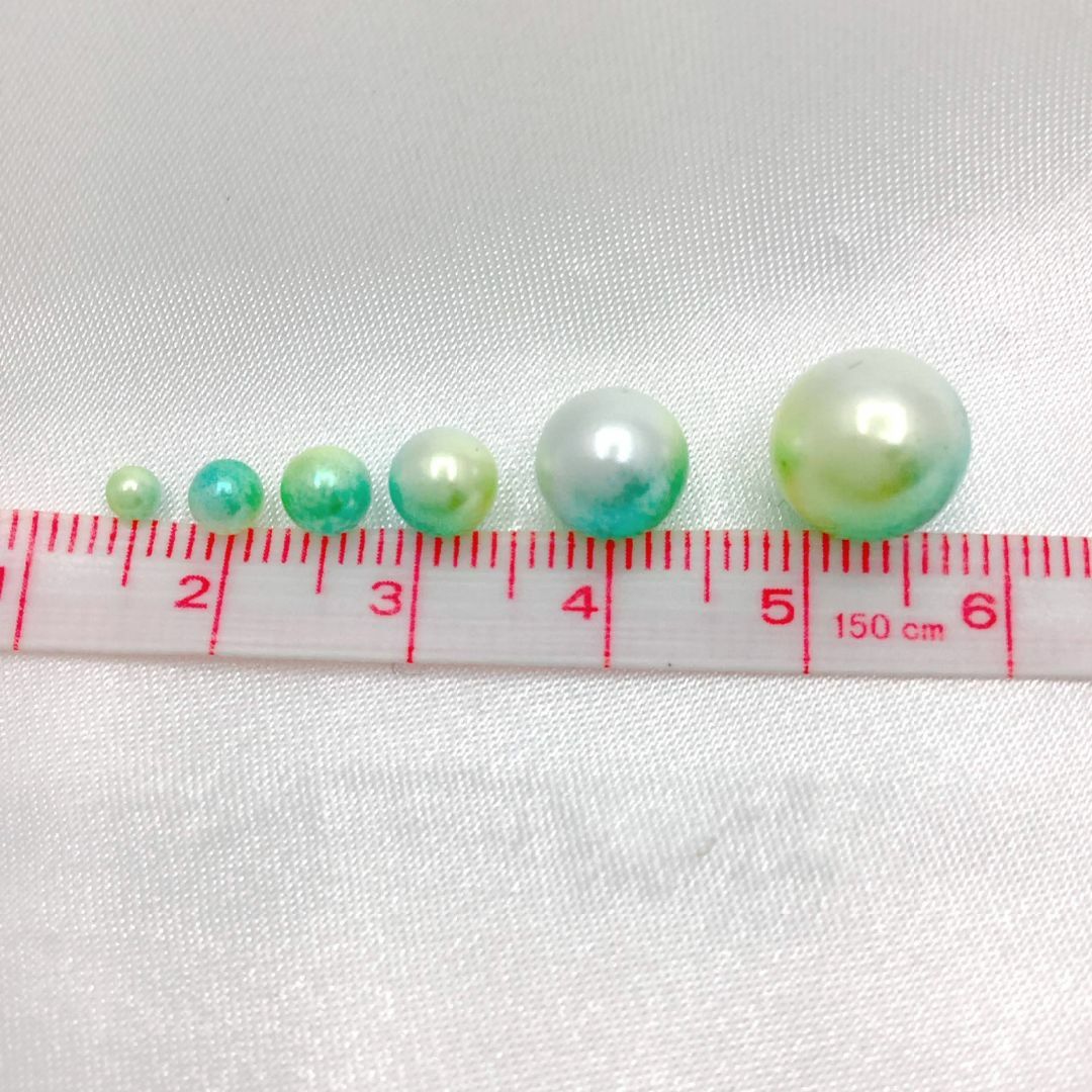 【R1879】パールビーズ　穴なしグリーン色　3～10ｍｍ　計830個×2セット ハンドメイドの素材/材料(各種パーツ)の商品写真