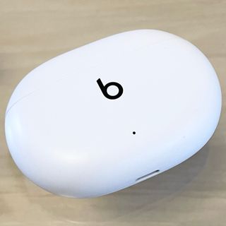 ビーツバイドクタードレ(Beats by Dr Dre)の★良品★Beats Studio Buds ホワイト 充電ケースのみ／W182(ヘッドフォン/イヤフォン)