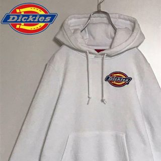 ディッキーズ(Dickies)の【美品】ディッキーズ　ワッペンロゴ入りパーカー　人気ホワイト　裏起毛　K713(パーカー)