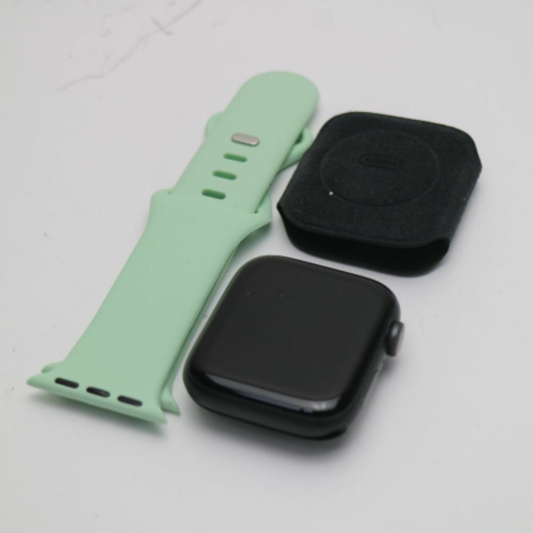 Apple(アップル)の超美品 Apple Watch series5 44mm Cellular ブラック  M666 スマホ/家電/カメラのスマホ/家電/カメラ その他(その他)の商品写真