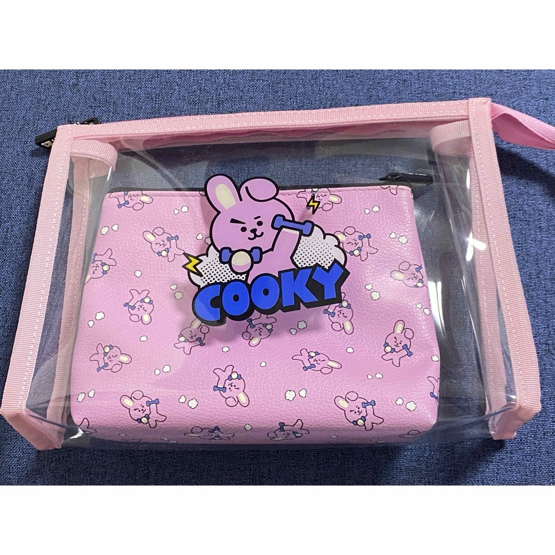 BT21(ビーティーイシビル)のBTS BT21 COOKY ポーチ エンタメ/ホビーのタレントグッズ(アイドルグッズ)の商品写真