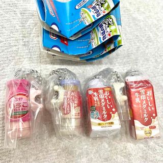 バンダイ(BANDAI)の雪印メグミルク　ミニチュアチャーム　乳飲料　ヨーグルトシリーズ(キャラクターグッズ)