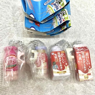 バンダイ(BANDAI)の雪印メグミルク　ミニチュアチャーム　乳飲料　ヨーグルトシリーズ(キャラクターグッズ)