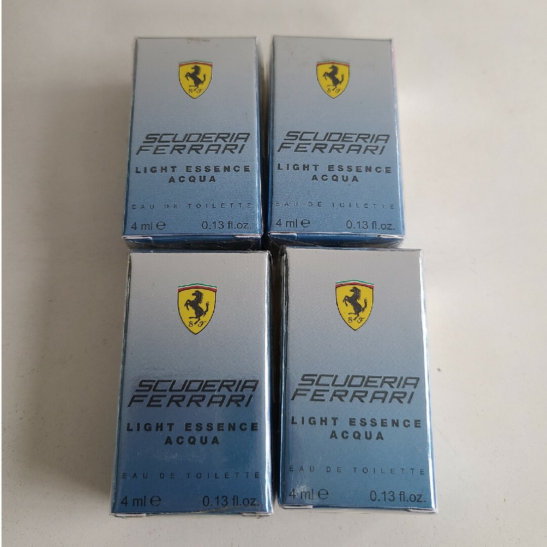 Ferrari(フェラーリ)の新品未開封Ferrari　フェラーリ　ライトエッセンス　アクア　オードトワレ4m コスメ/美容の香水(香水(男性用))の商品写真