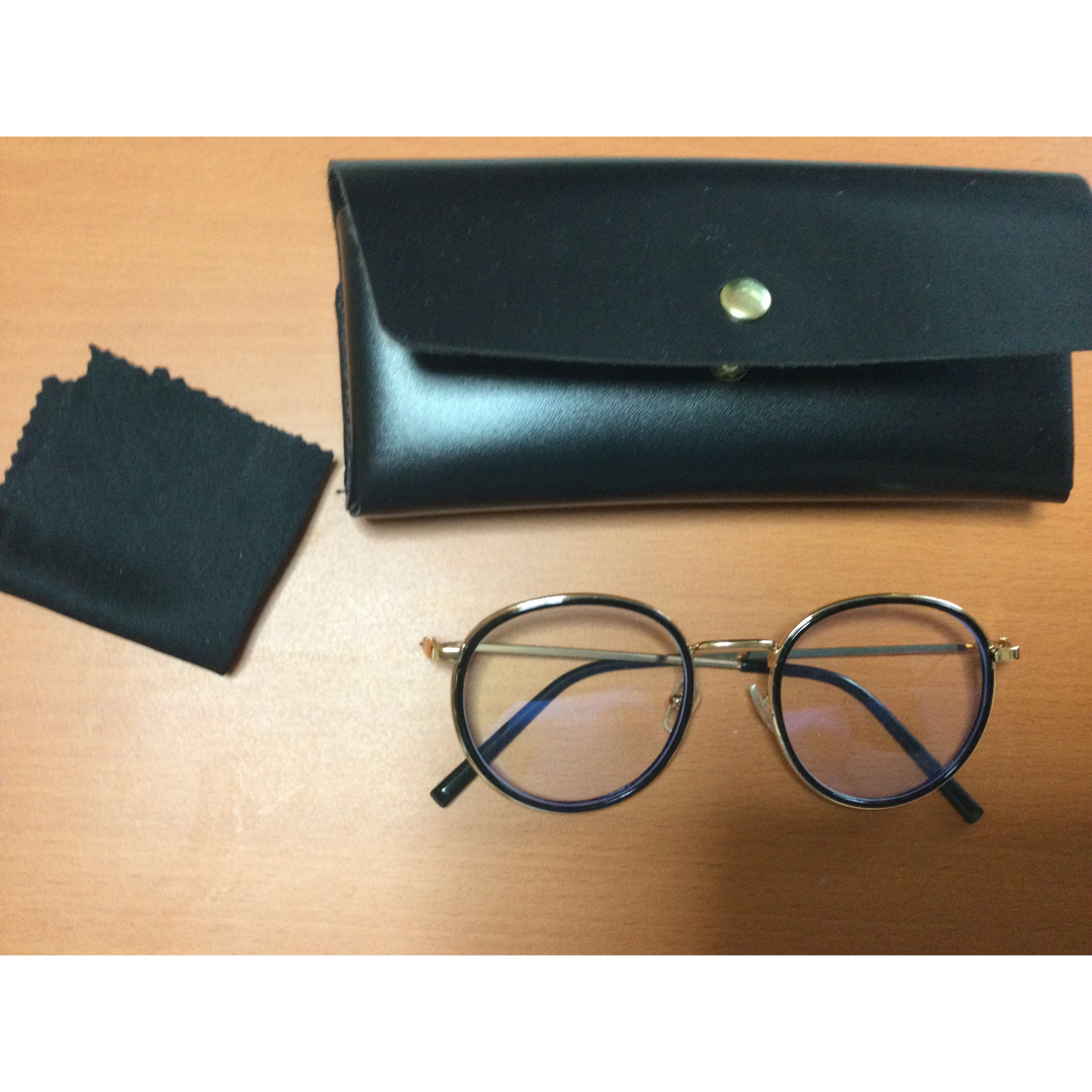 ブルーカットメガネ　(ケース付き) レディースのファッション小物(サングラス/メガネ)の商品写真