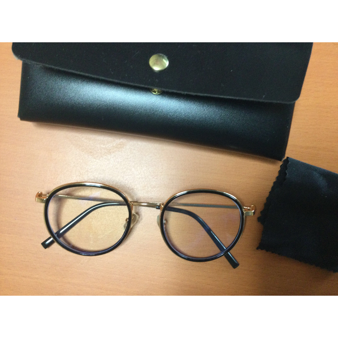 ブルーカットメガネ　(ケース付き) レディースのファッション小物(サングラス/メガネ)の商品写真