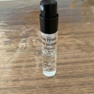 トムフォード(TOM FORD)のトムフォード　ウードウッド　2ml(ユニセックス)