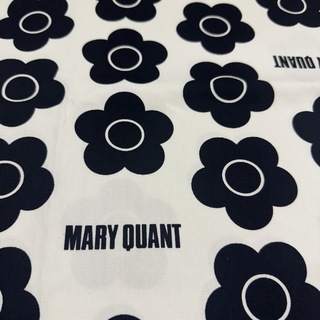 マリークワント(MARY QUANT)のマリークワント MARY QUANT 生地  ホワイト 花柄 オックス 1m(生地/糸)