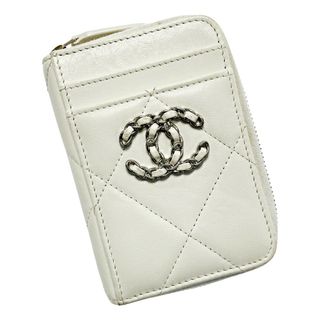 シャネル(CHANEL)の☆☆CHANEL シャネル シャネル19 ディズヌフ AP2701 アイボリー コインケース ラムレザー レディース 箱・布袋・ギャランティカード有(コインケース)