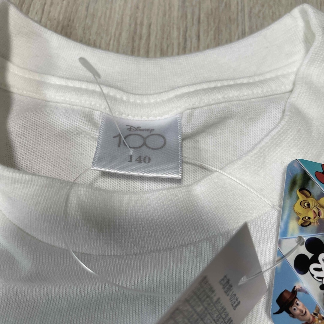 Disney(ディズニー)のキッズ　ディズニー　100周年　Tシャツ キッズ/ベビー/マタニティのキッズ服男の子用(90cm~)(Tシャツ/カットソー)の商品写真