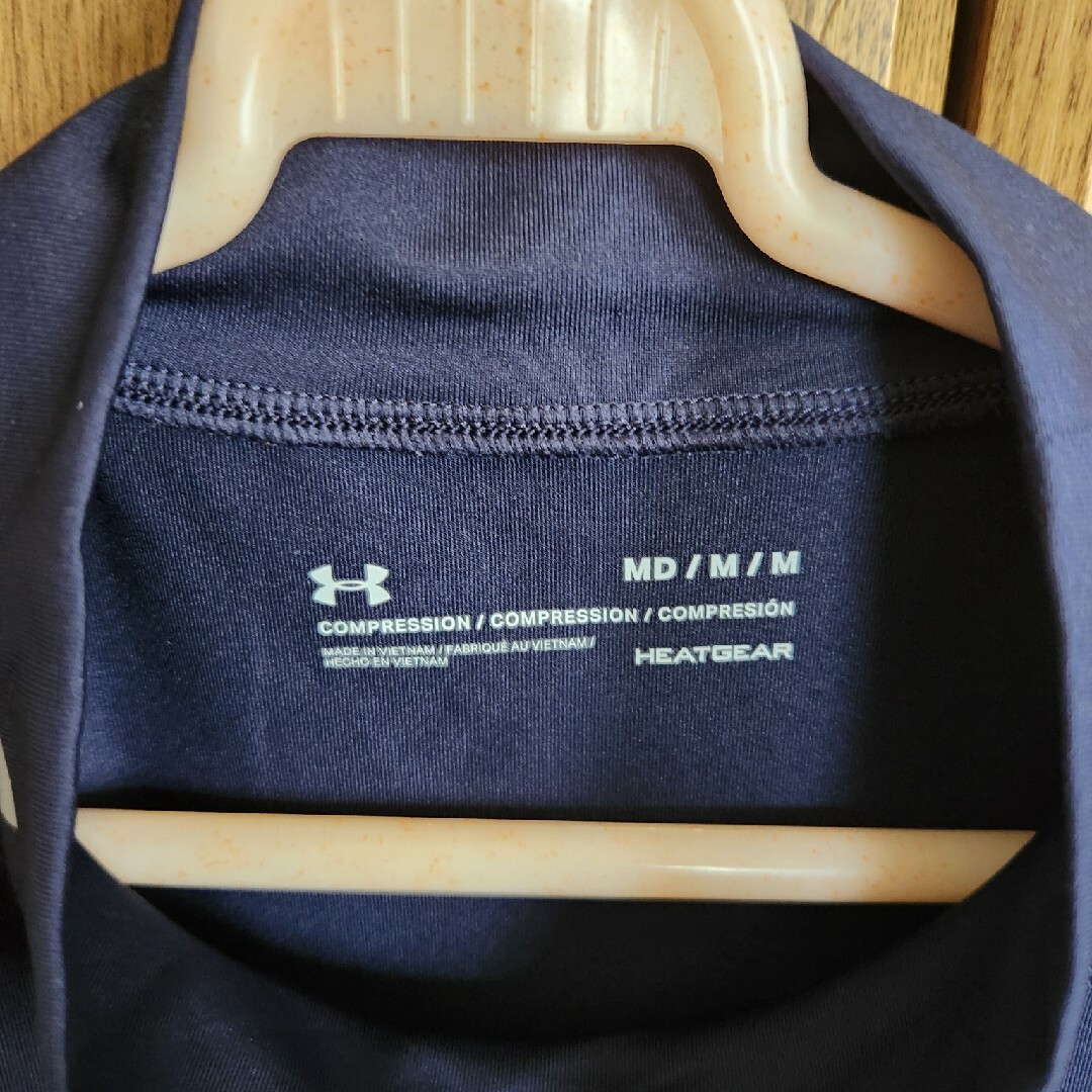 UNDER ARMOUR(アンダーアーマー)のアンダーアーマー　半袖アンダーシャツ　紺色 スポーツ/アウトドアの野球(ウェア)の商品写真