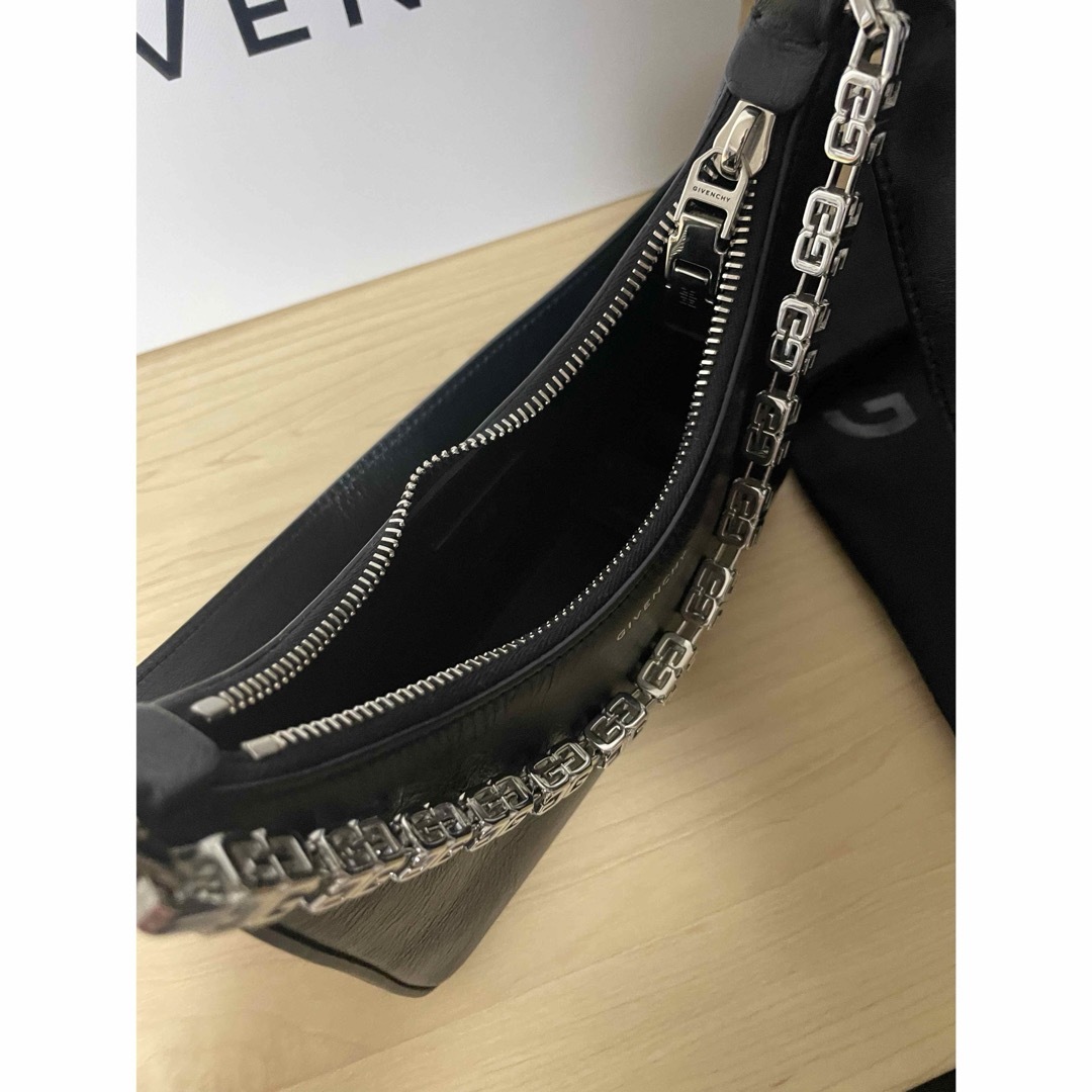 GIVENCHY(ジバンシィ)のGivenchy ジバンシィ スモール ムーン カットアウト ショルダー バッグ レディースのバッグ(ショルダーバッグ)の商品写真