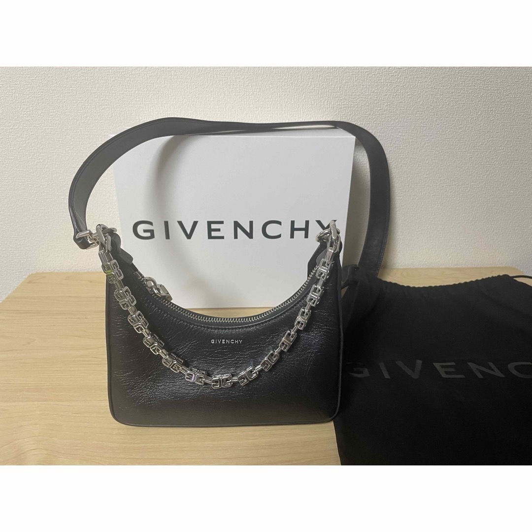 GIVENCHY(ジバンシィ)のGivenchy ジバンシィ スモール ムーン カットアウト ショルダー バッグ レディースのバッグ(ショルダーバッグ)の商品写真