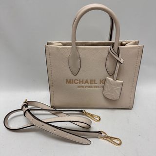 マイケルコース(Michael Kors)のマイケルコース ハンドバッグ
 ロゴ チャーム付き ホワイト系 Ft1182731 中古(ハンドバッグ)