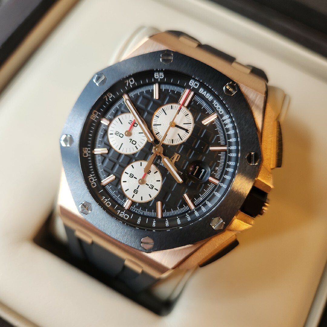 AUDEMARS PIGUET(オーデマピゲ)のオーデマピゲ AP ロイヤルオーク オフショア クロノグラフ 2640RO 時計 メンズの時計(腕時計(アナログ))の商品写真