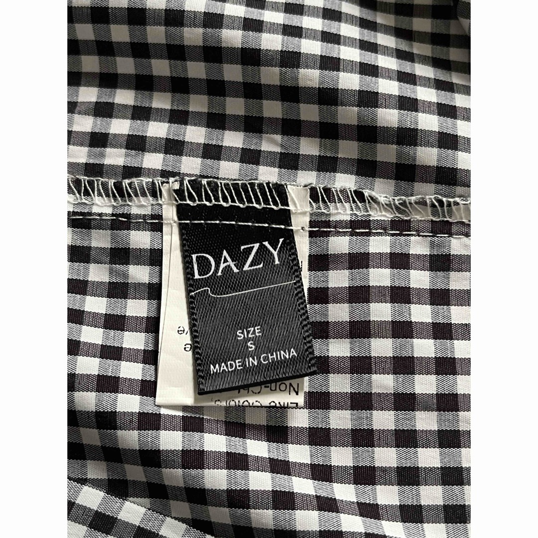 DAZY ビッグカラー チェックブラウス レディースのトップス(シャツ/ブラウス(半袖/袖なし))の商品写真