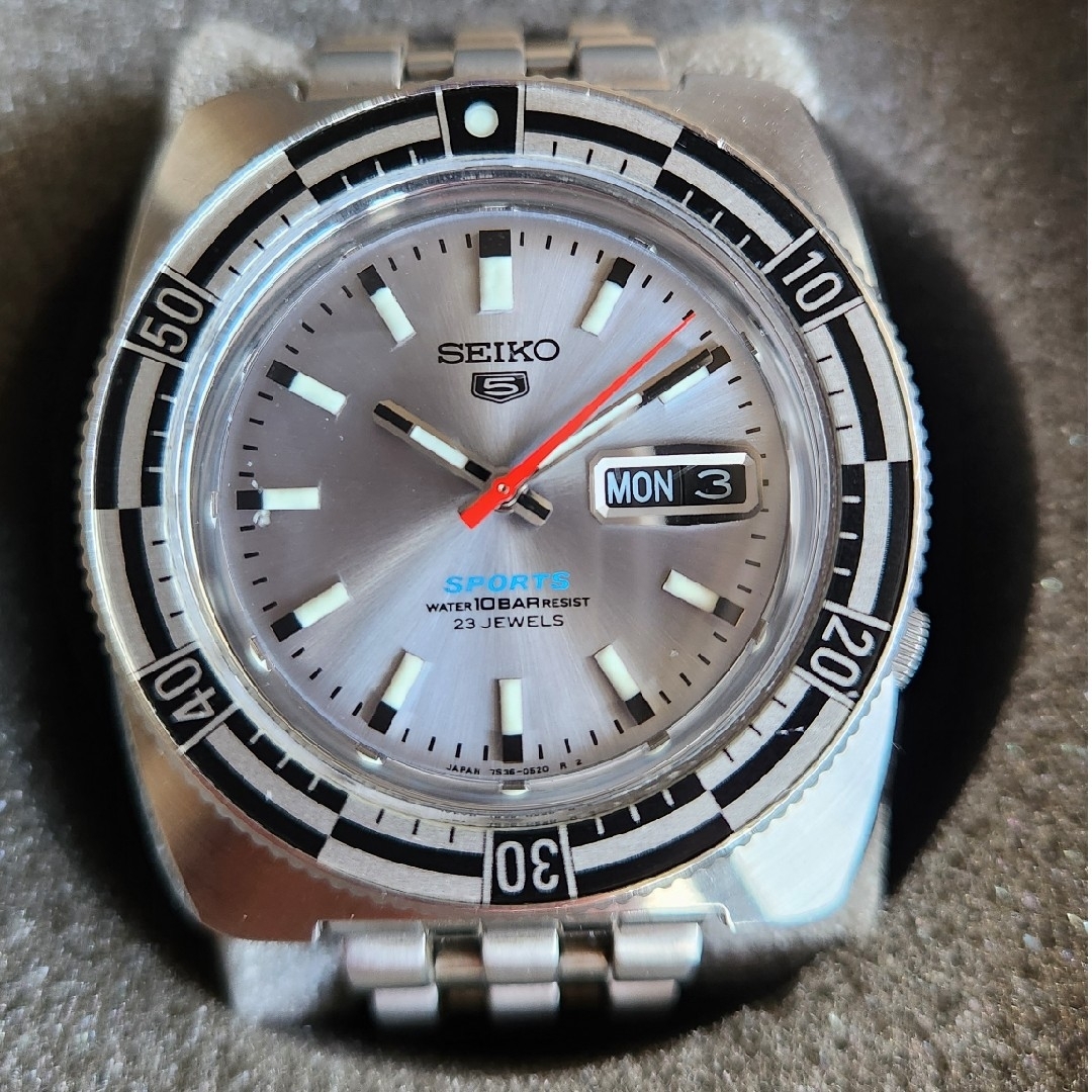 SEIKO(セイコー)の極美品/完動品　セイコー　5スポーツ復刻　7S36-0070　座布団 メンズの時計(腕時計(アナログ))の商品写真