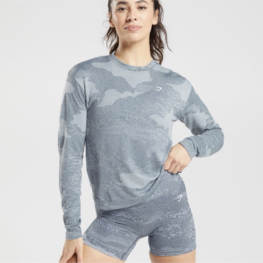 gymshark カモ シームレスロングスリーブTシャツ 長袖ニット レディース スポーツ/アウトドアのトレーニング/エクササイズ(その他)の商品写真