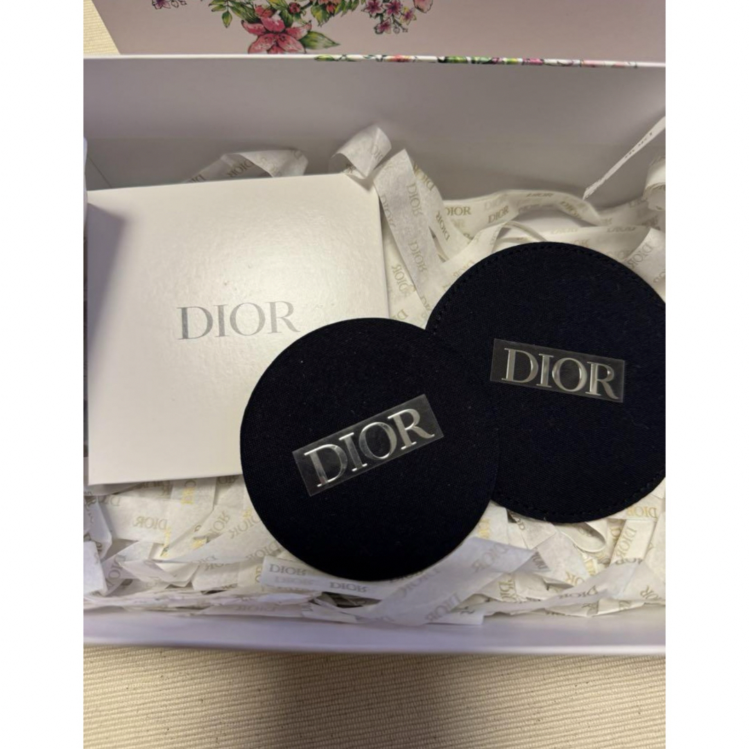 Dior(ディオール)のdior mirror ミラー 未使用 非売品 コスメ/美容のメイク道具/ケアグッズ(ボトル・ケース・携帯小物)の商品写真