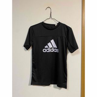 アディダス(adidas)の【新品未使用タグ付き】adidas 150センチ 黒Tシャツ(Tシャツ/カットソー)