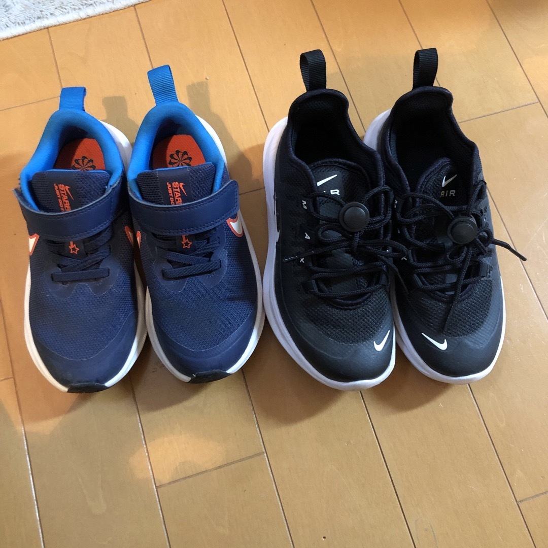 NIKE(ナイキ)のNIKE スニーカー キッズ/ベビー/マタニティのキッズ靴/シューズ(15cm~)(スニーカー)の商品写真