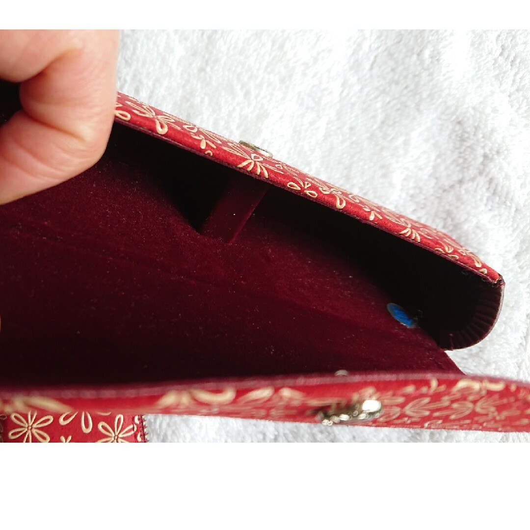 印傳屋(インデンヤ)の印傳屋 雪割草柄 赤地×白漆 レディースのファッション小物(その他)の商品写真