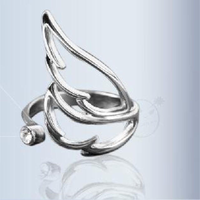 【新品】天使の翼 ファッションリング 指輪  レディースのアクセサリー(リング(指輪))の商品写真