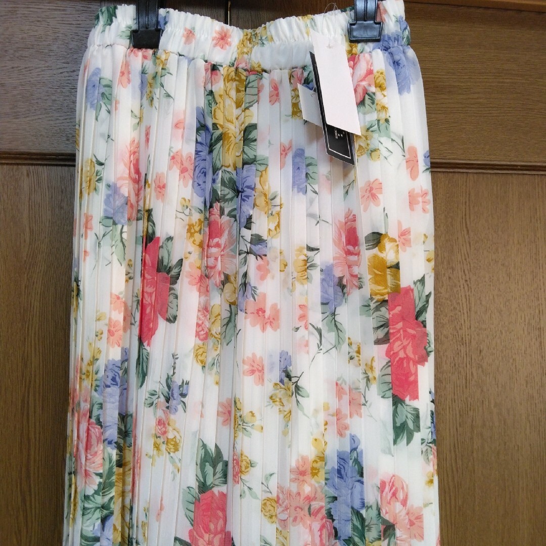 プリーツスカート花柄 レディースのスカート(ロングスカート)の商品写真