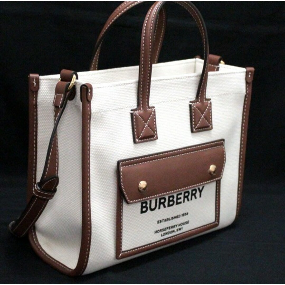 BURBERRY(バーバリー)の美品 バーバリー BURBERRY ミニフレヤトート ショルダーバッグ キャンバス×レザー 白×ブラウン 【64849】 レディースのバッグ(ショルダーバッグ)の商品写真