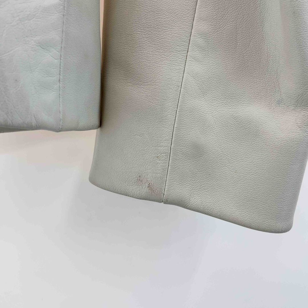 MIA CARNA ミアカーナ 本革 ラムレザー レディース レザージャケット ベージュ レディースのジャケット/アウター(その他)の商品写真