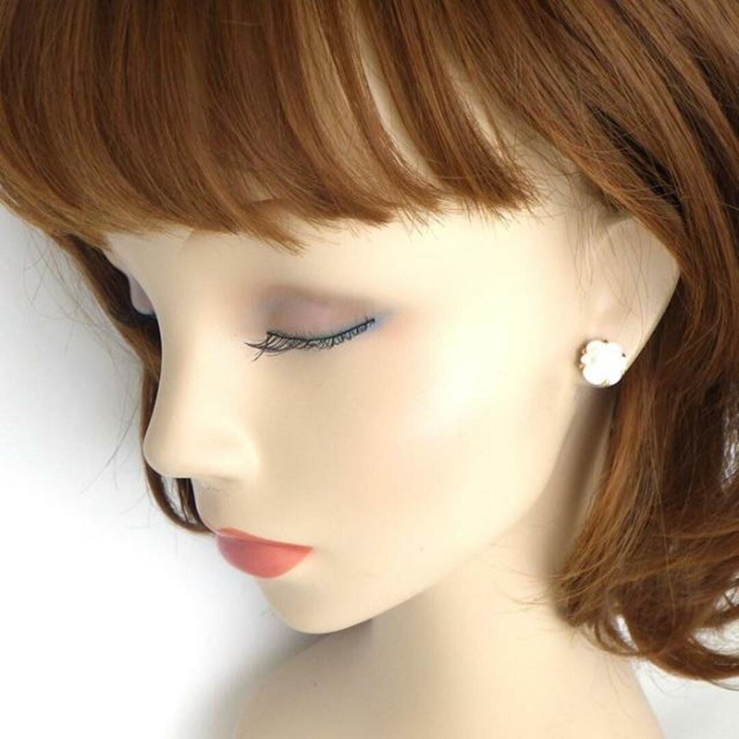 CHANEL - シャネル CHANEL ピアス カメリア ホワイト CHANEL - シャネル CHANEL ピアス カメリア ホワイト
