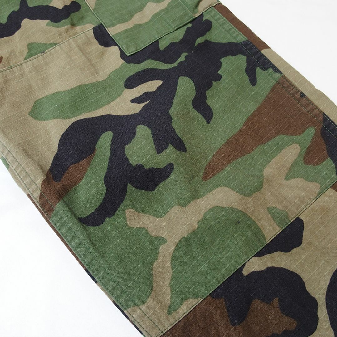 MILITARY(ミリタリー)の米軍 BDU WOODLAND CAMO リップストップ カーゴパンツ M-R メンズのパンツ(ワークパンツ/カーゴパンツ)の商品写真