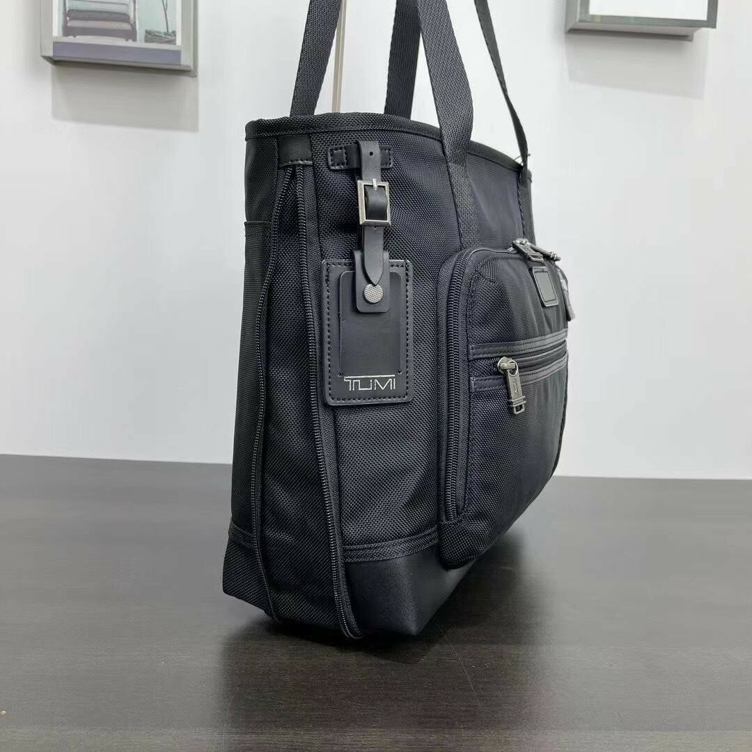 TUMI(トゥミ)のTUMI トートバッグ メンズビジネス メンズのバッグ(トートバッグ)の商品写真