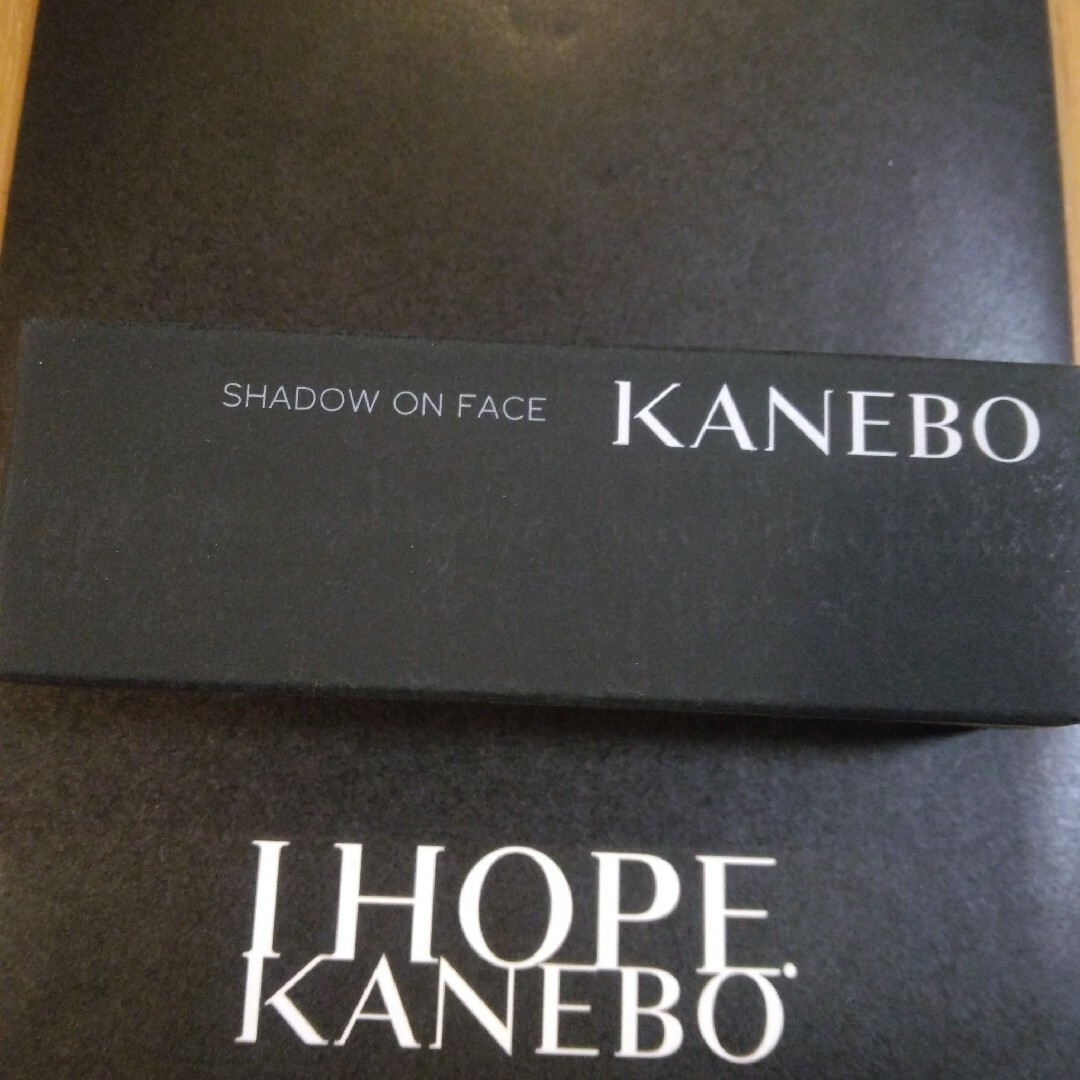 Kanebo(カネボウ)の01 シャドウオンフェース　Kanebo　カネボウ コスメ/美容のベースメイク/化粧品(フェイスカラー)の商品写真